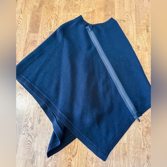 Lululemon🍋 On the Go Poncho Black Merino Wool One Size - Picture 7 of 13